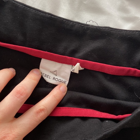 Black fit and flare skirt - Picture 2 of 3